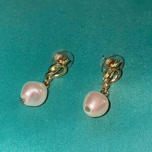 gold pearl earrings